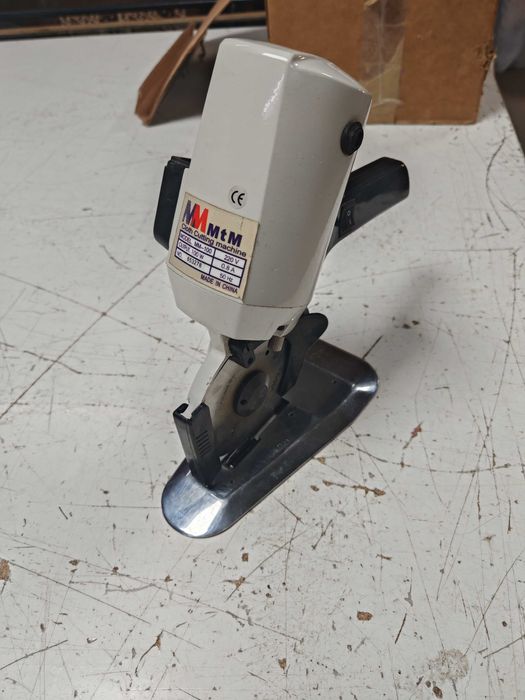 Електрическа ножица за плат МЕМ
WM-100 | 100мм | 220V