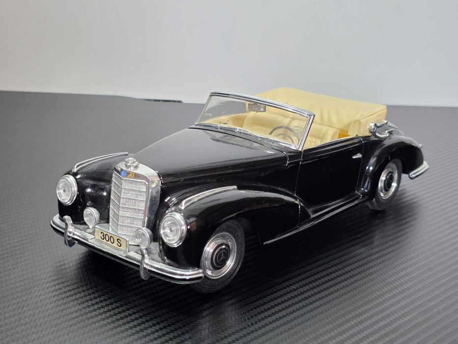 Macheta Auto 1/18 Maisto Mercedes 300S 1955