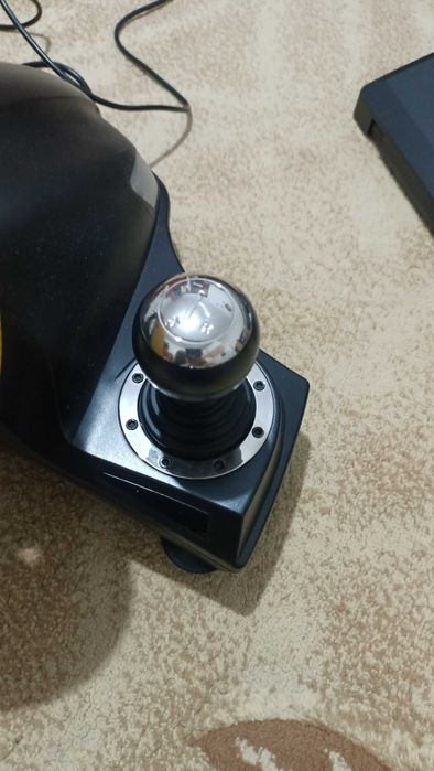 !URGENT!.     Volan gaming myria mg7400