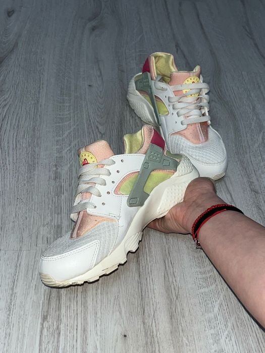Nike Huarache - Marimea 38 - Stare foarte buna