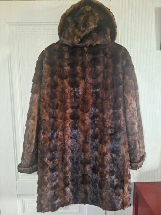 Норковая шуба с капюшоном