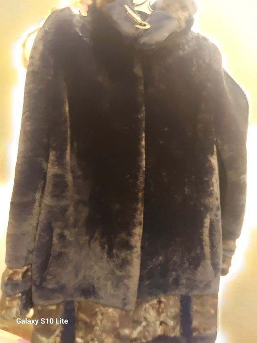 Срочно продам шубу мутон