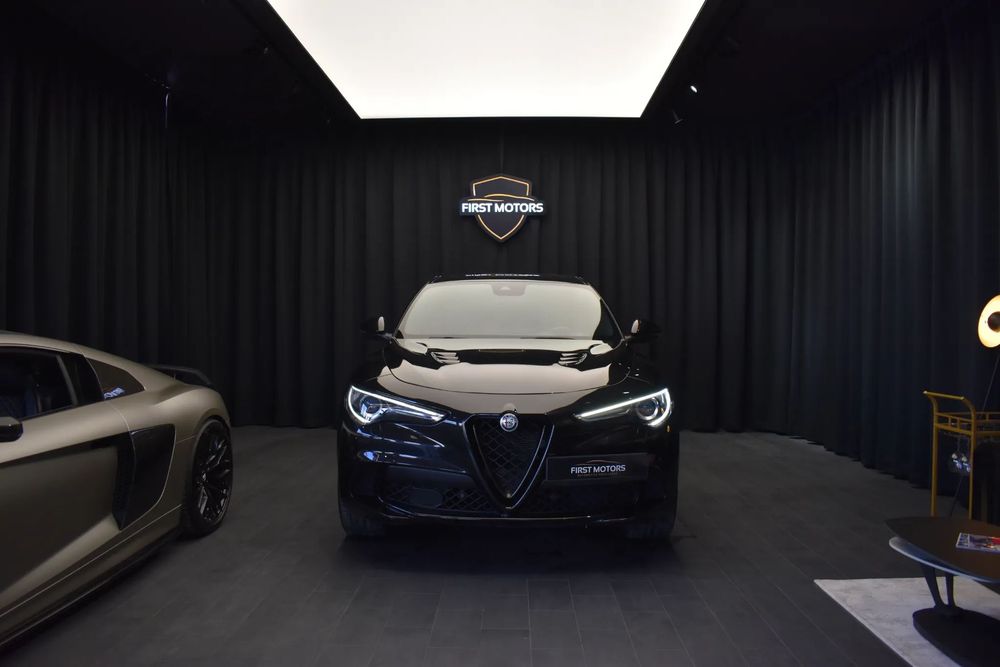 Alfa Romeo Stelvio Evacuare Akrapovic / Frane ceramice / HarmanKardon / ACC