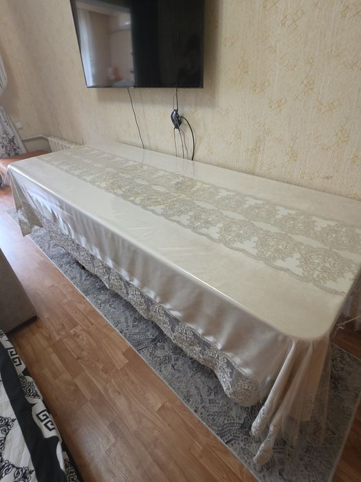Продаётся стол стулья деревянные