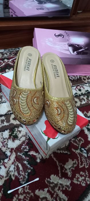 Продаётся обувь размер 35