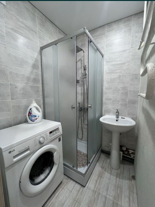 Продам 2 комнатную Айсберг