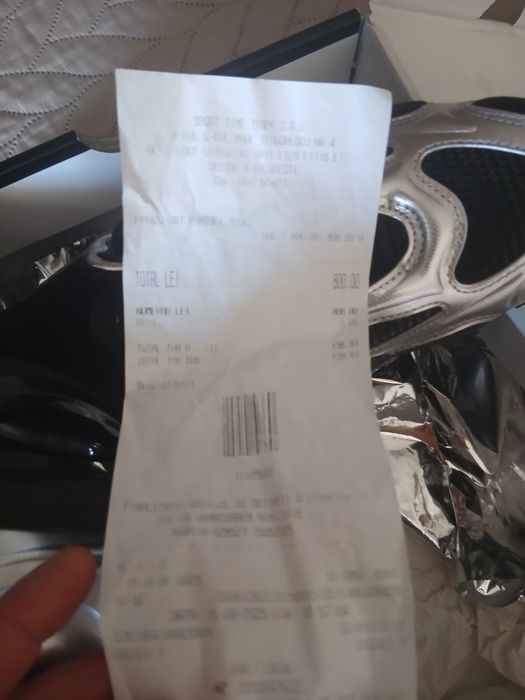 Adidasi Nike Air Max noi