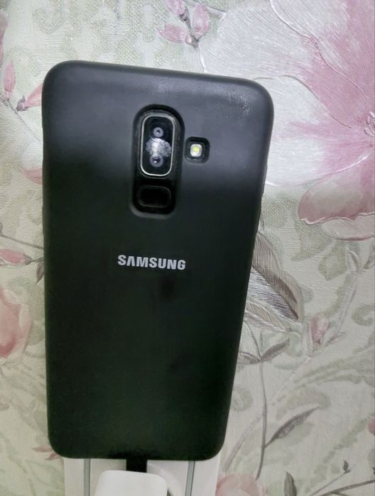 Самсунг J8 32гб