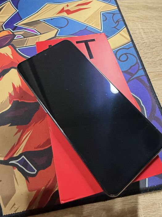 Телефон Oneplus 10t