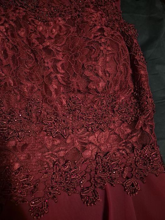 Официална къса рокля цвят бордо - бална рокля