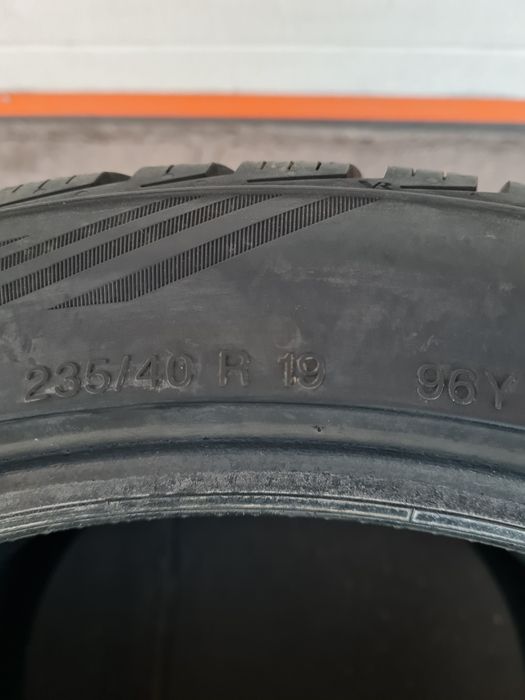 Всесезонни гуми 2 броя VREDESTEIN QutracPro 235 40 R19 дот 4520