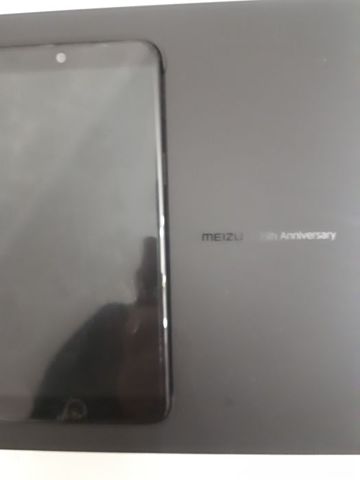 Продам телефон  Meizu 15
