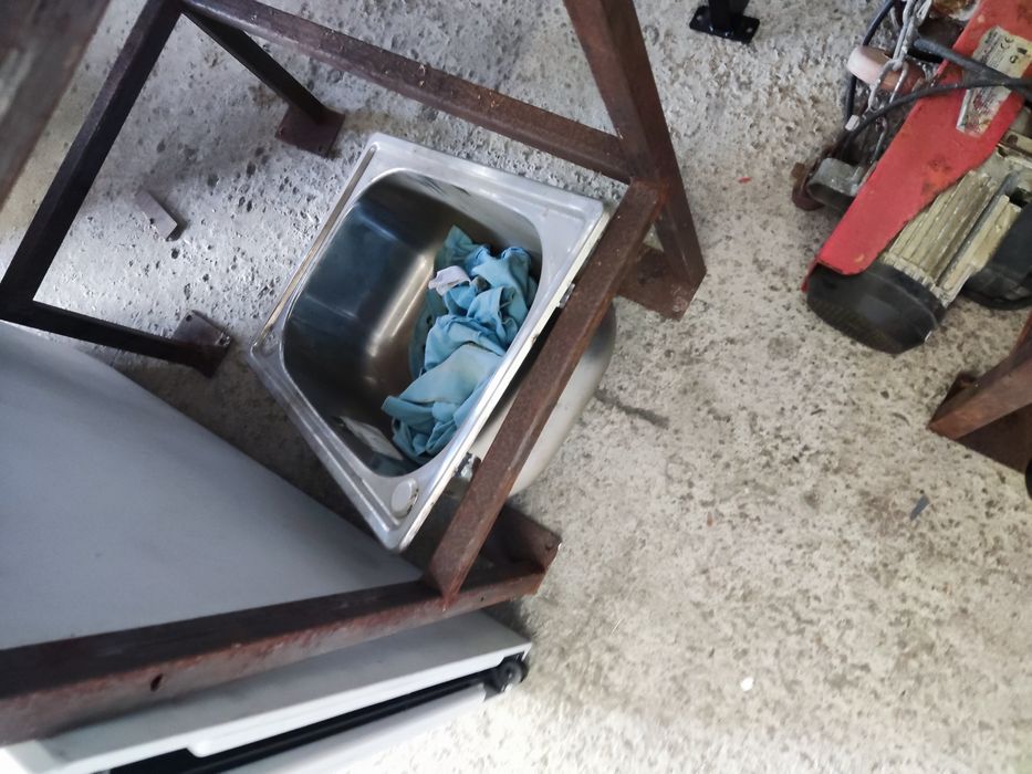 Метален Бар с дървен плот СПЕШНО