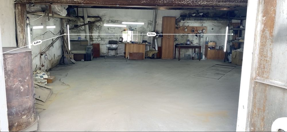 Просторный гараж