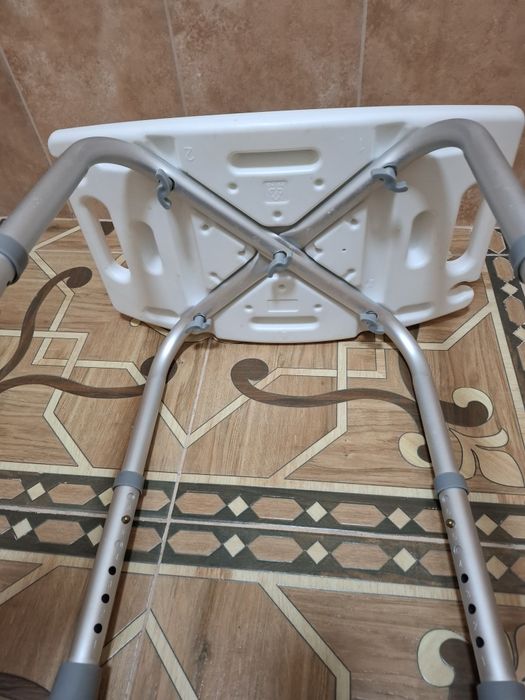 Стул для купания в ванной и душе