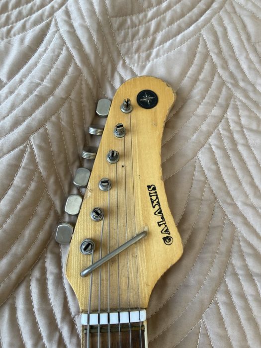 Электрогитара продам