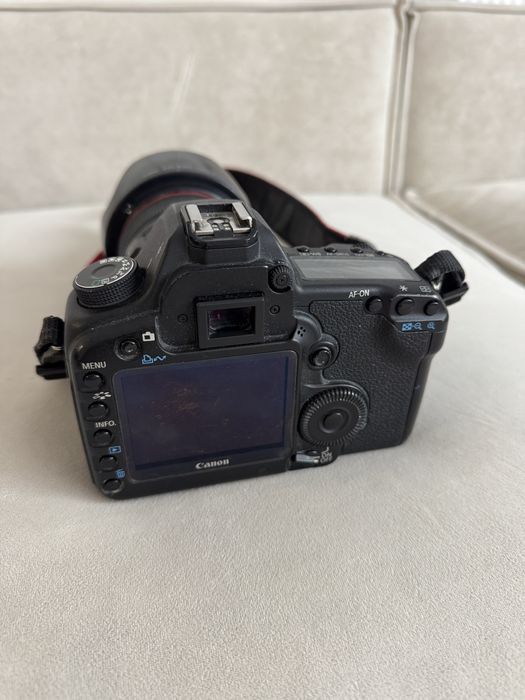 Фотоаппарат canon 5D Mark2