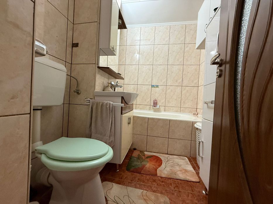 Vand apartament 3 camere zona Careiului