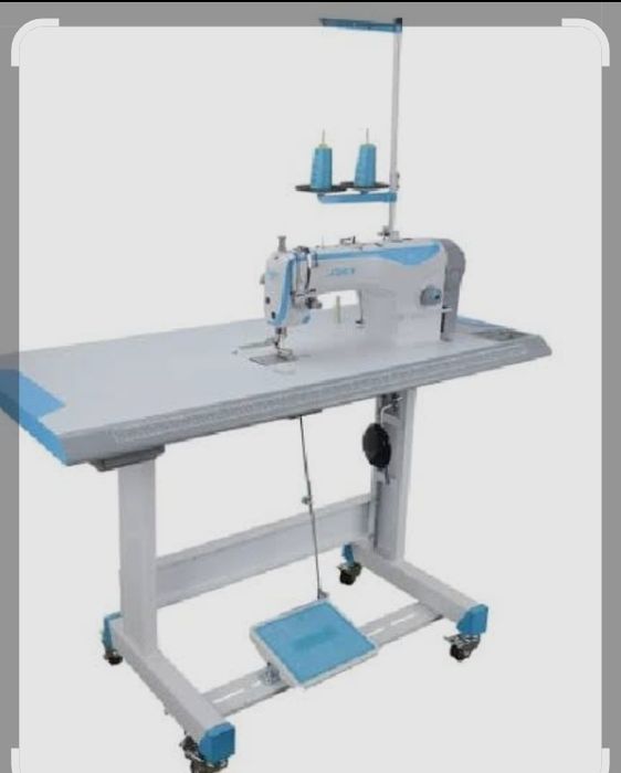 Швейная машина Jack F4