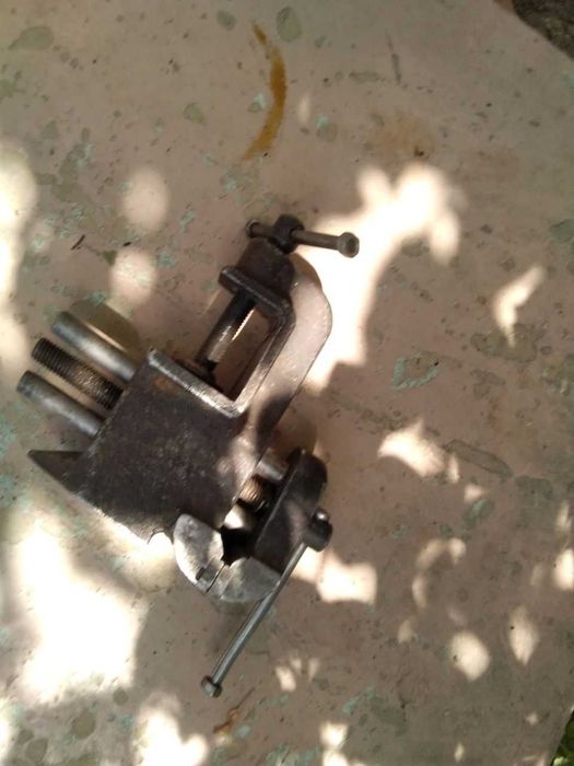 Тиски, маленькие, сост отличное