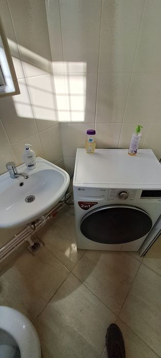 Camera de inchiriat  cu luna