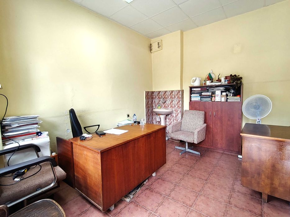 Евтин магазин на супер локация срещу стария съд във Възраждане