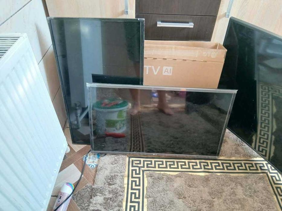 Vând urgent Televizoare 3 plasmă..