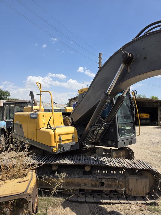 Продается гусеничный экскаватор Volvo 220D