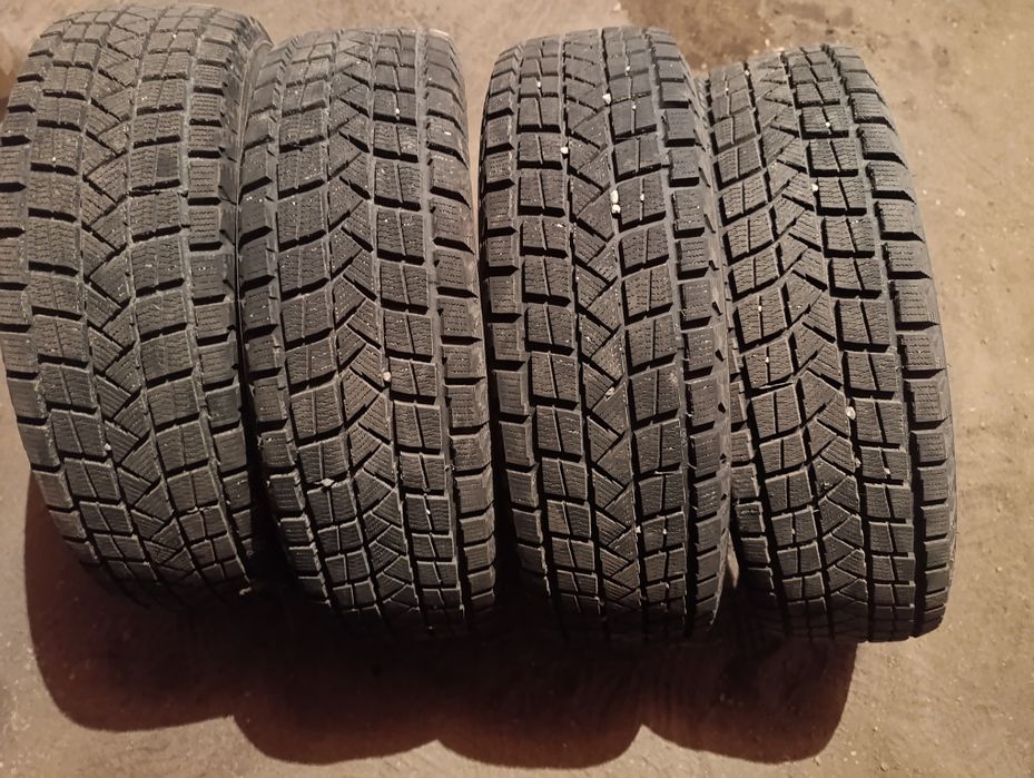 Продам комплект зимней резины