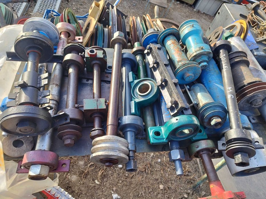 Ax circular cu carcase și rulmenți