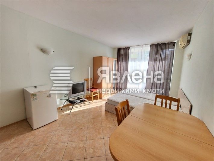 Продава се Едностаен апартамент в к.к. Слънчев бряг - 46 кв.м за 957 €/кв.м - Снимка #4