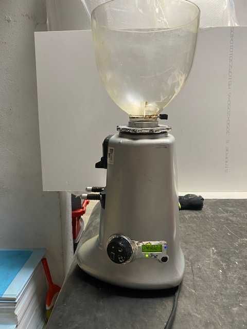 Професионална кафе мелачка