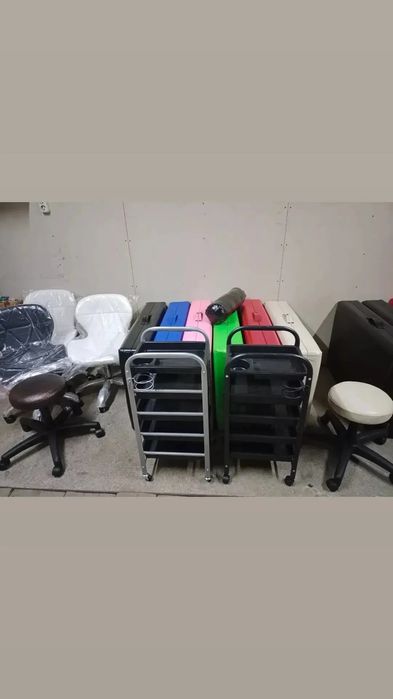 Кушетки, стулья, помощники