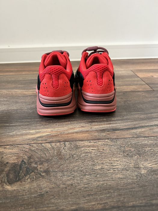 Adidas Yeezy 700 Boost HI-RES RED  37 1/3