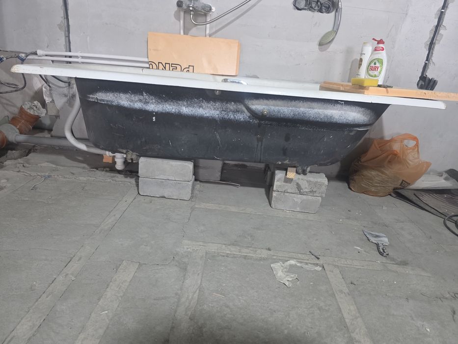 Продам ванную чугунная