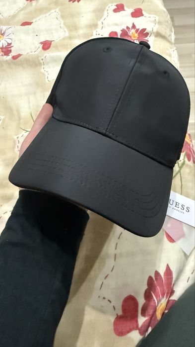 Sapca originala Guess