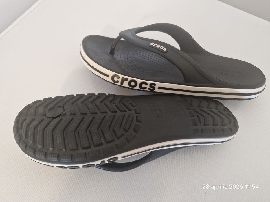 Crocs slapi 42 flip flops
