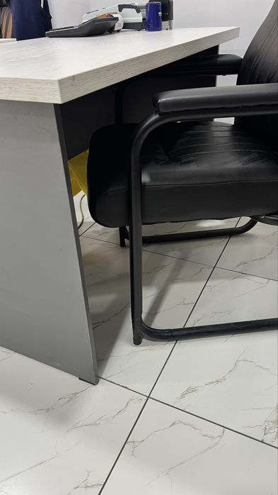 Стол ва стул сотилади