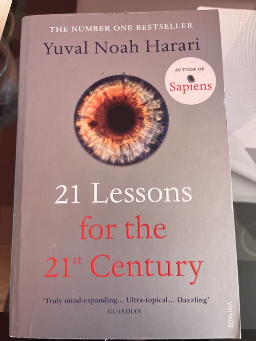 Книга на английски език 21 lessons for the 21st century by Yuval Noah Harari