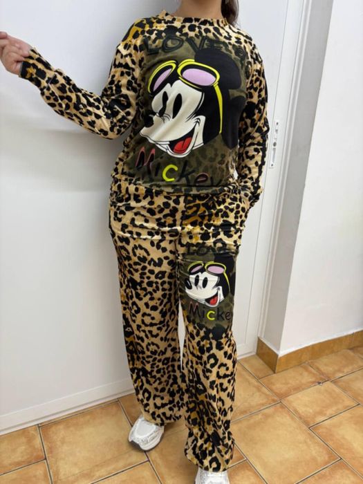 Compleu damă diferite modele