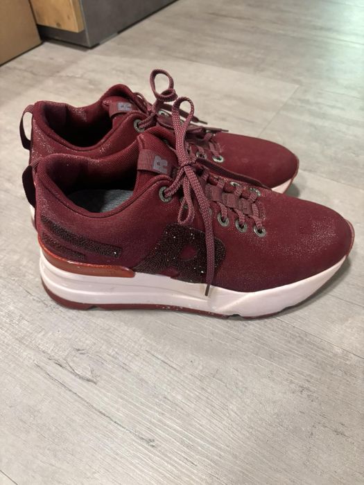 Червени блестящи обувки ,,Rucoline”