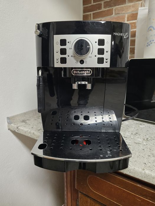 Expresor Delonghi Magnifica S, aparat cafea boabe