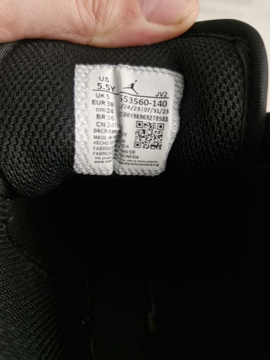 Vând jordan 200 lei marime 38 sunt original