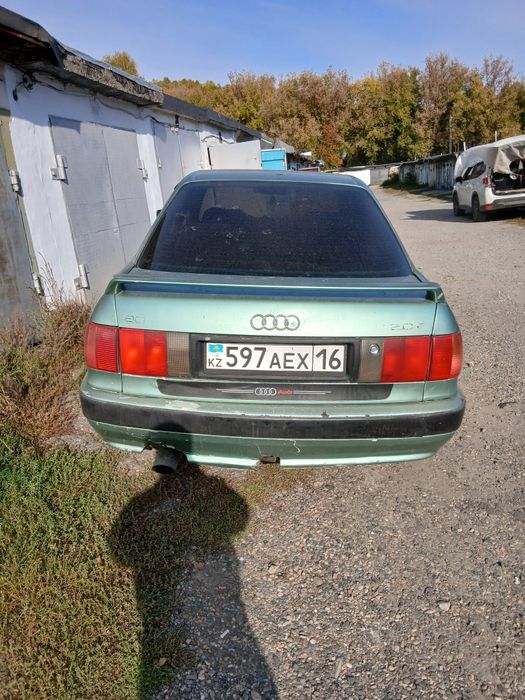 Продам ауди 80 б4