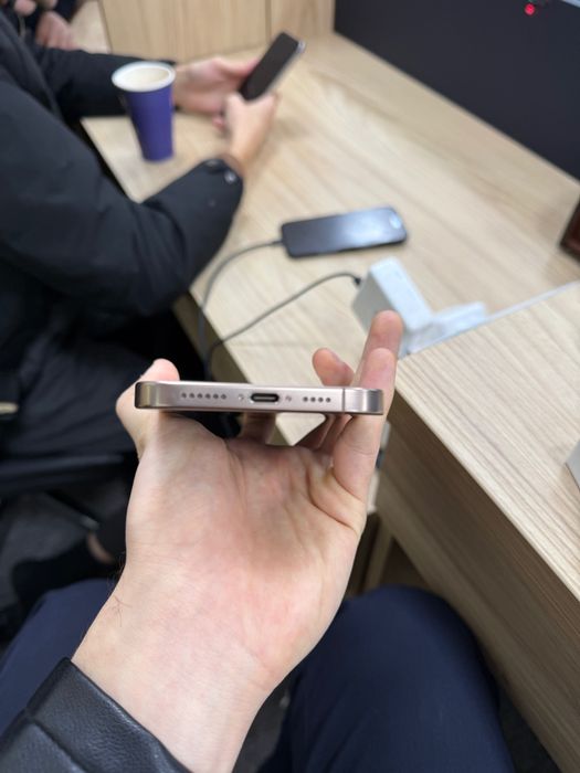 iPhone 16 pro max, 256GB, 94% batarey karobka dokument bor.