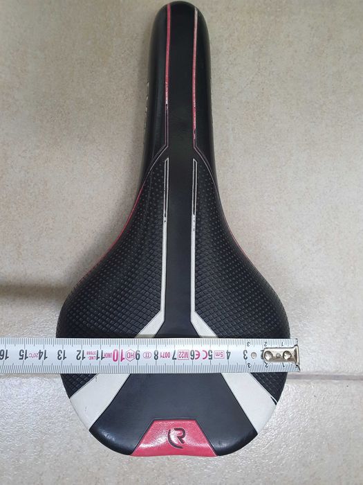 Sa bicicleta CUBE