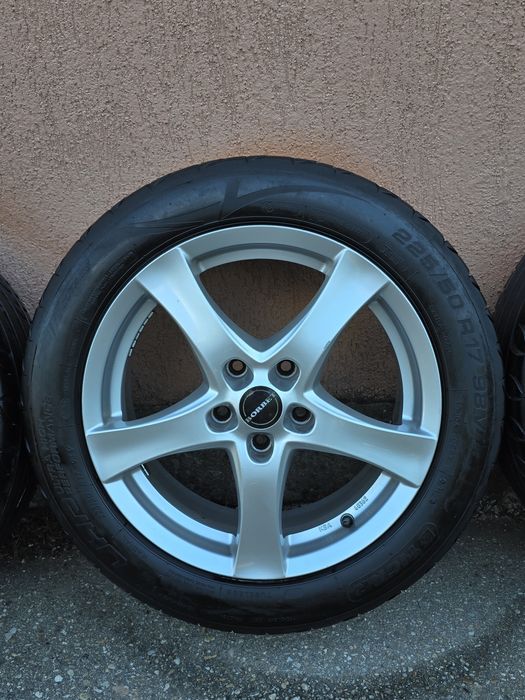 Vând set anvelope cu jante Tigar 225/50 R17