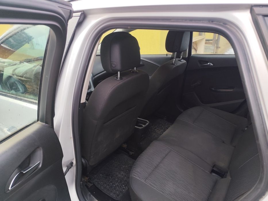 Opel Astra J Sports Tourer 2013 1.7 cdti euro5