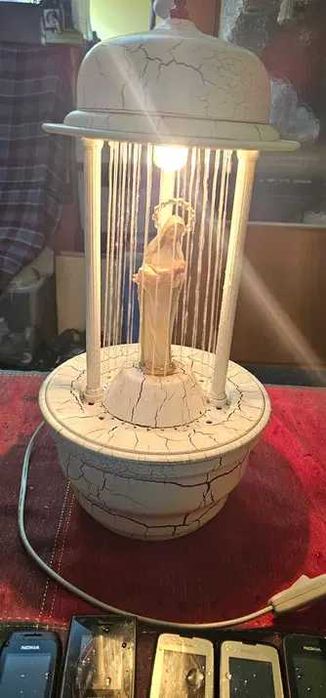 veioza fantana  statueta Maica Domnului cu Pruncul Iisus