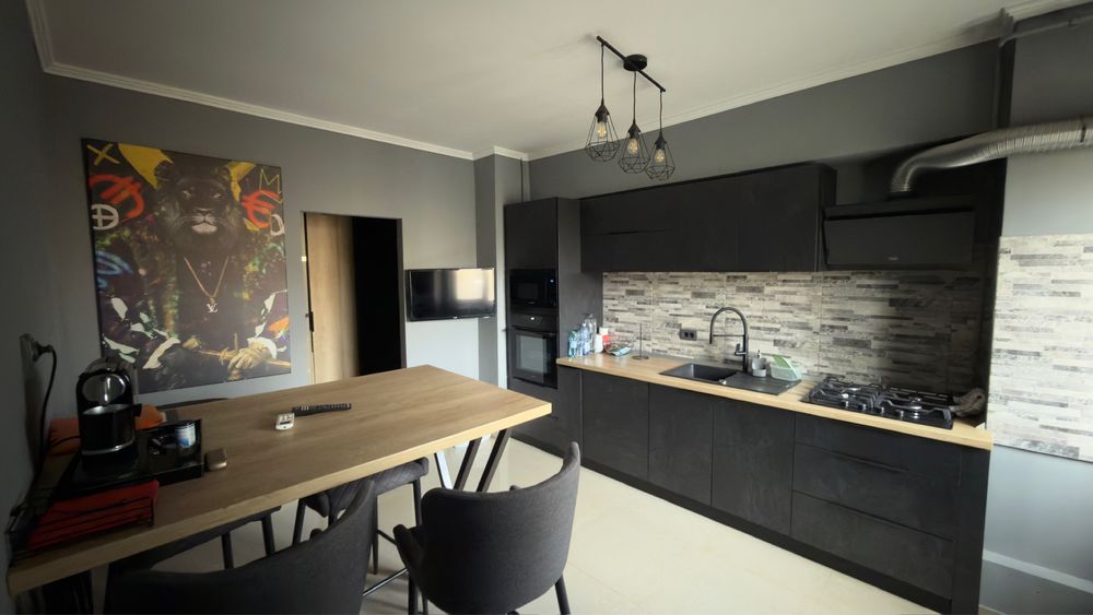 Vand apartament complet renovat, zona Guliver !!!
